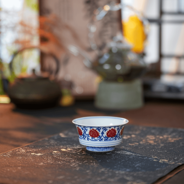 Jingdezhen Underglaze Red Interlocking Lotus Horseshoe Tea Cup