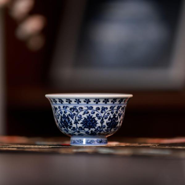Interlocking Lotus Pattern Press Hand Cup